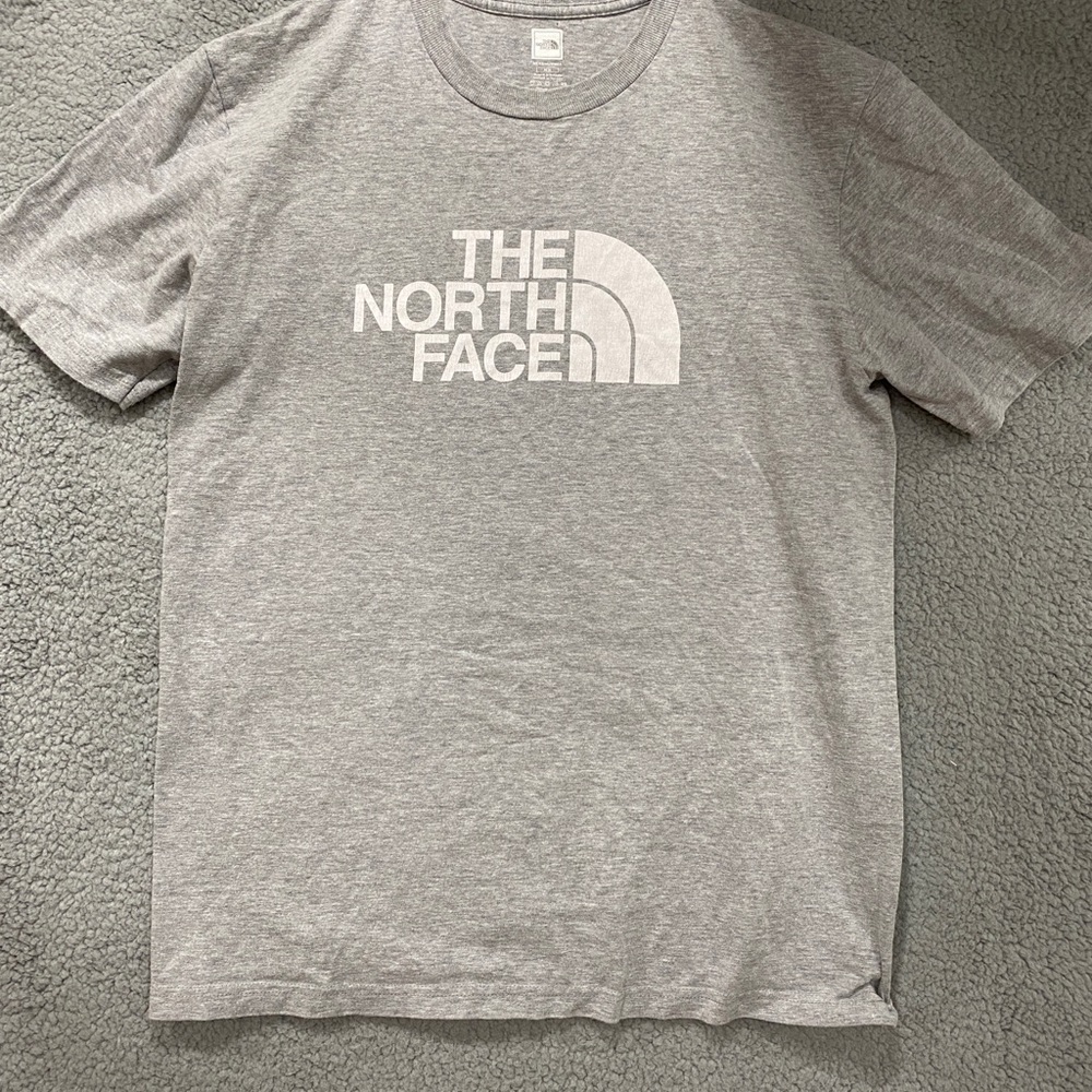 The North Face Men's Short Sleeves Half Dome Cotton Tee Light Gray White Logo M